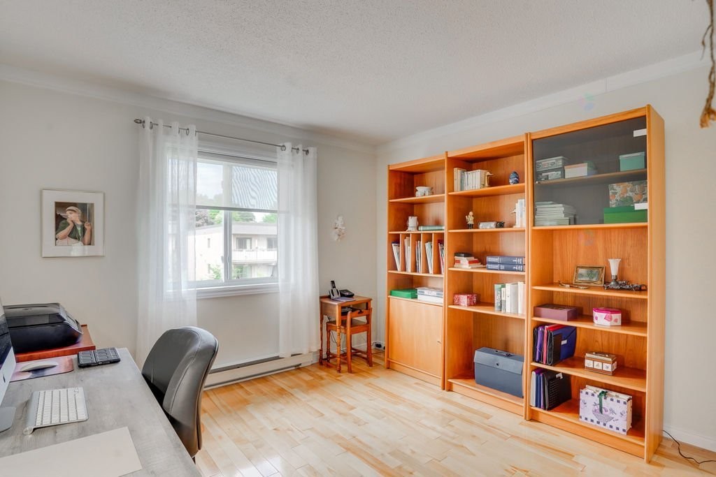 









18


Rue de Deauville

, 5,
Gatineau (Hull),




QC
J8Z2J3

