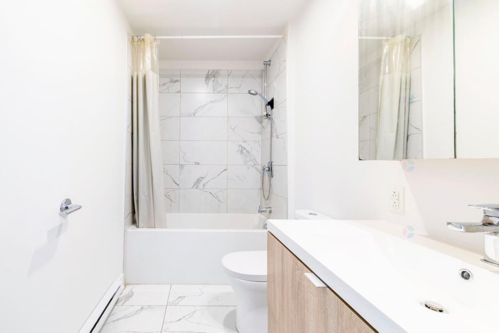 









1700


Rue Viola-Desmond

, 607,
Montréal (LaSalle),




QC
H8N0H1

