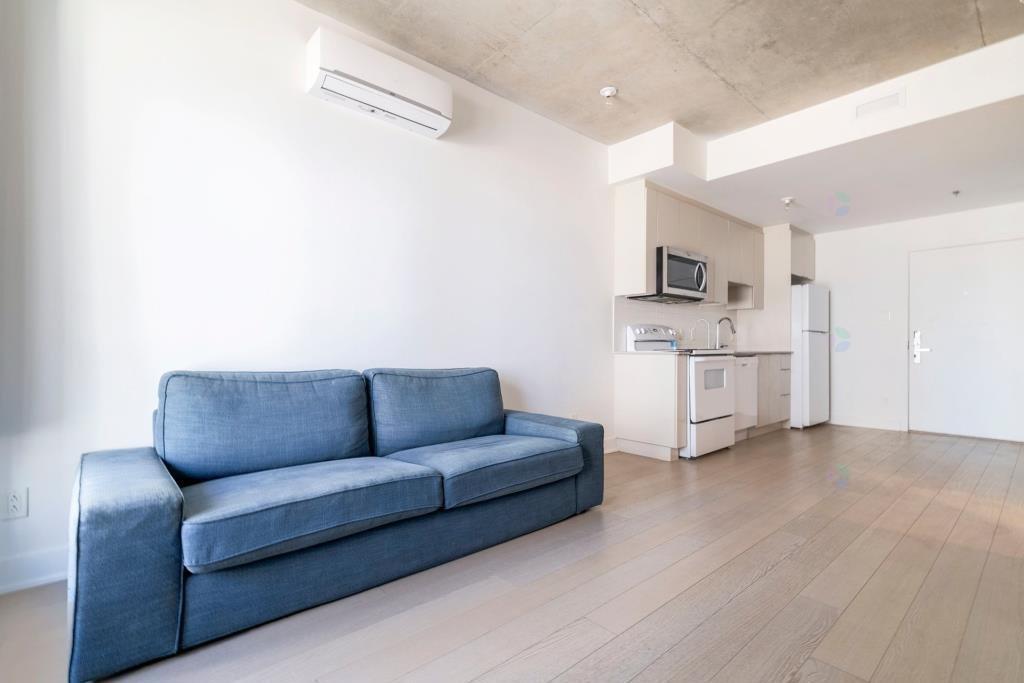 









1700


Rue Viola-Desmond

, 607,
Montréal (LaSalle),




QC
H8N0H1

