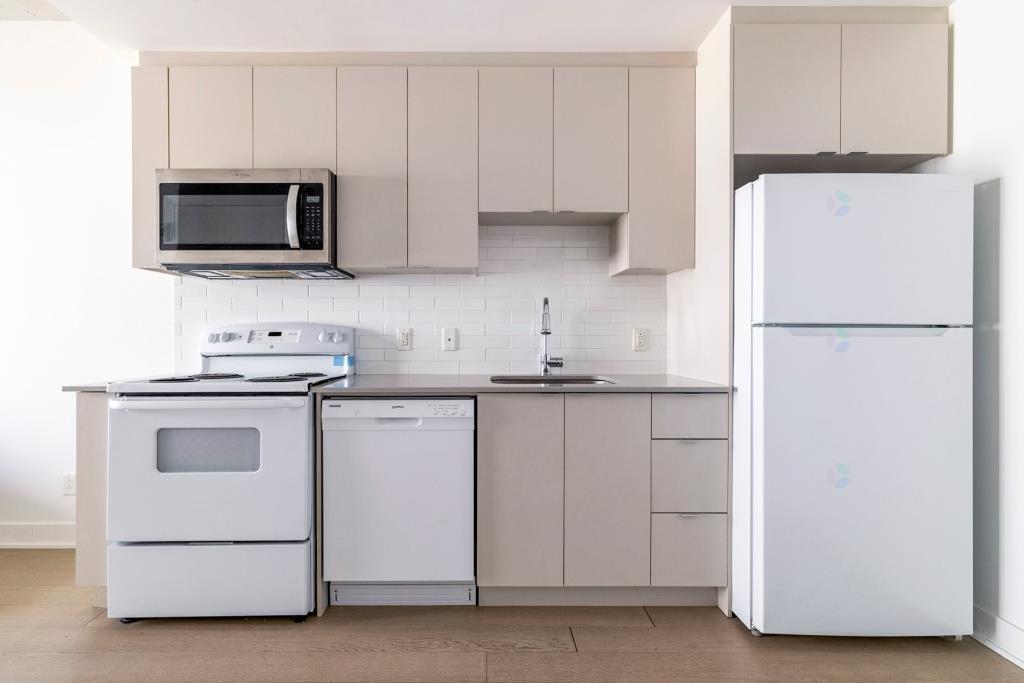 









1700


Rue Viola-Desmond

, 607,
Montréal (LaSalle),




QC
H8N0H1

