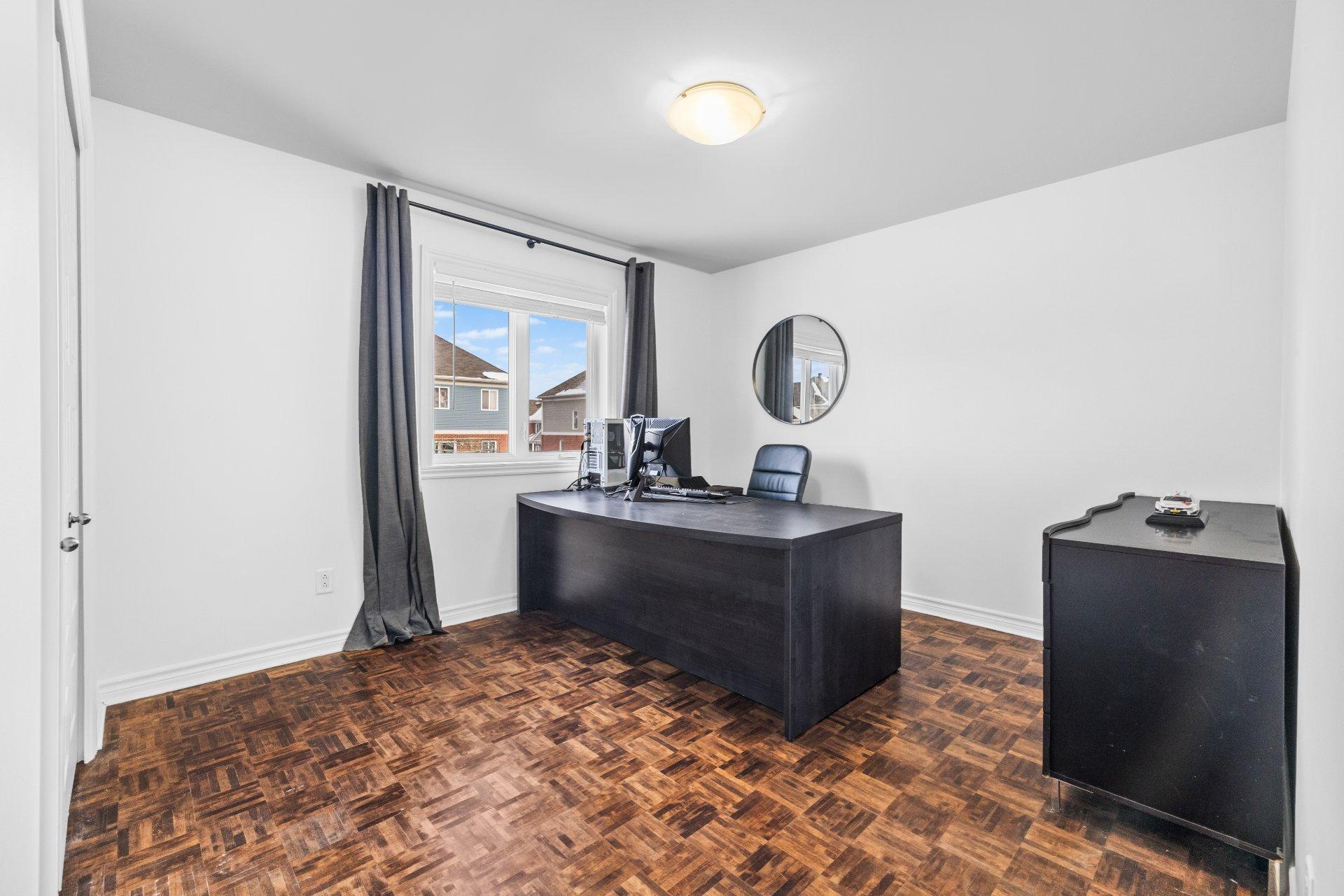 









6590


Rue Césaire

,
Brossard,




QC
J4Z0G4

