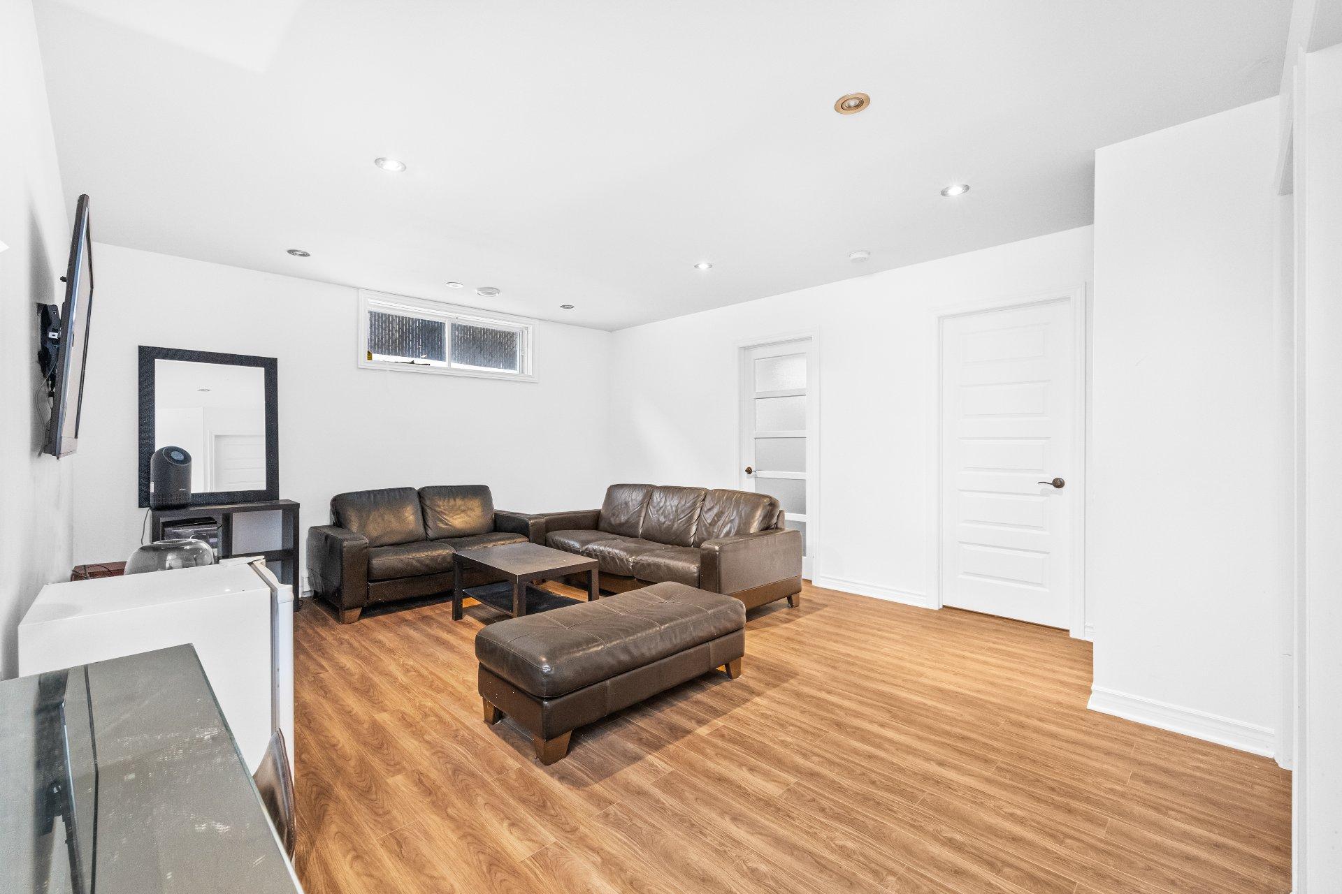 









6590


Rue Césaire

,
Brossard,




QC
J4Z0G4

