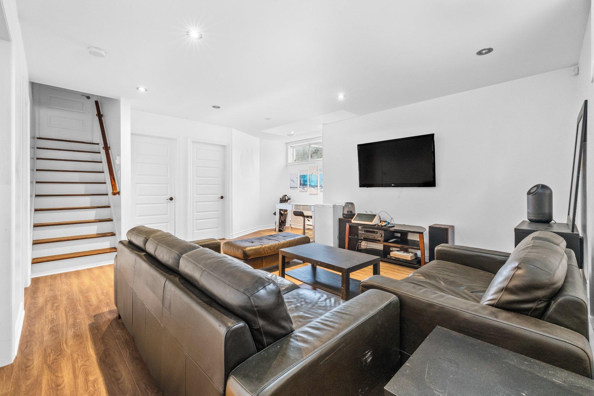 









6590


Rue Césaire

,
Brossard,




QC
J4Z0G4

