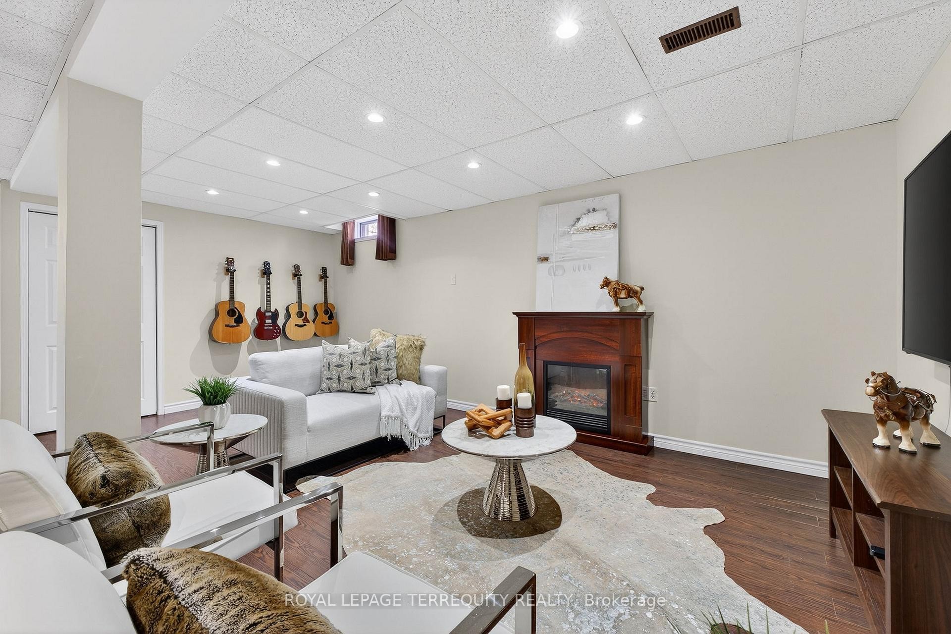 









3591


Kelso

Crescent,
Mississauga,




ON
L5L 4R9

