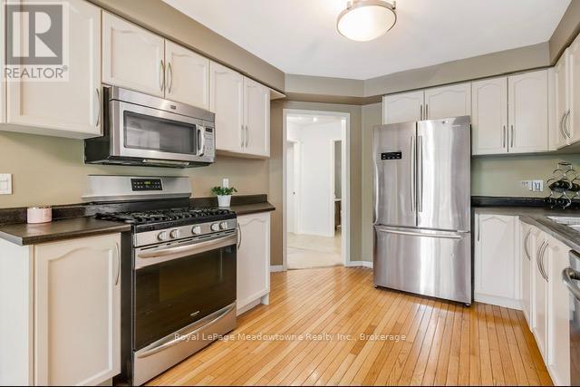 












44 CORBETT STREET

,
Cambridge,




Ontario
N1T1V5

