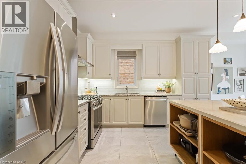 












28 BABCOCK Street

,
Waterdown,




Ontario
L8B0S6

