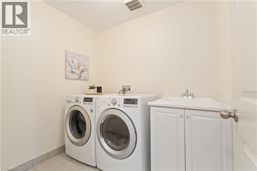 












28 BABCOCK Street

,
Waterdown,




Ontario
L8B0S6

