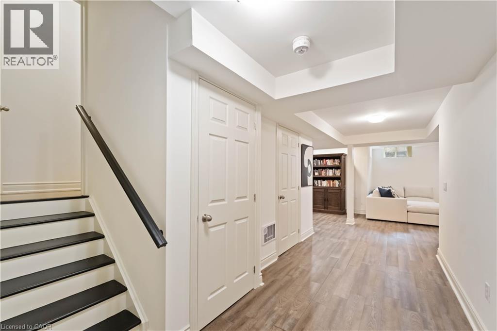 












28 BABCOCK Street

,
Waterdown,




Ontario
L8B0S6

