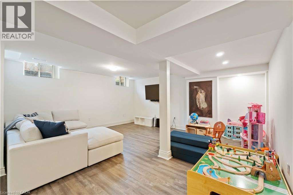 












28 BABCOCK Street

,
Waterdown,




Ontario
L8B0S6

