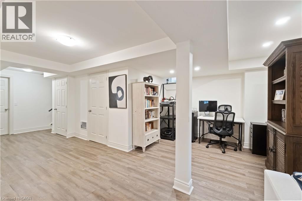 












28 BABCOCK Street

,
Waterdown,




Ontario
L8B0S6

