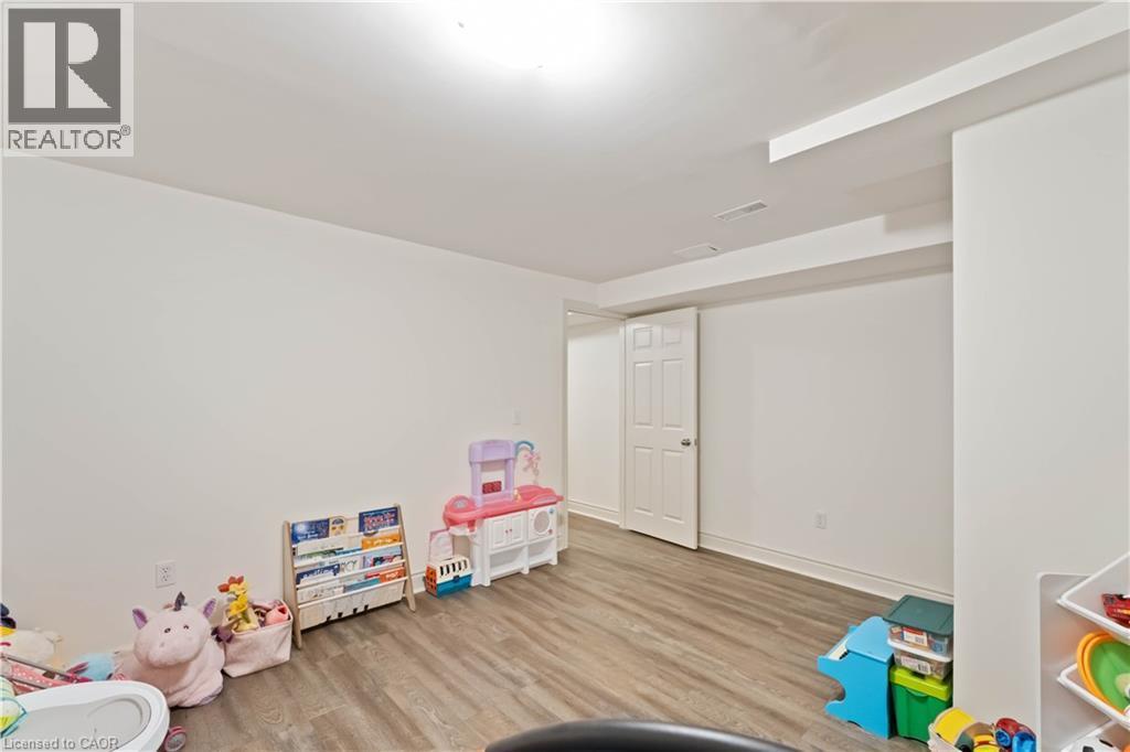 












28 BABCOCK Street

,
Waterdown,




Ontario
L8B0S6

