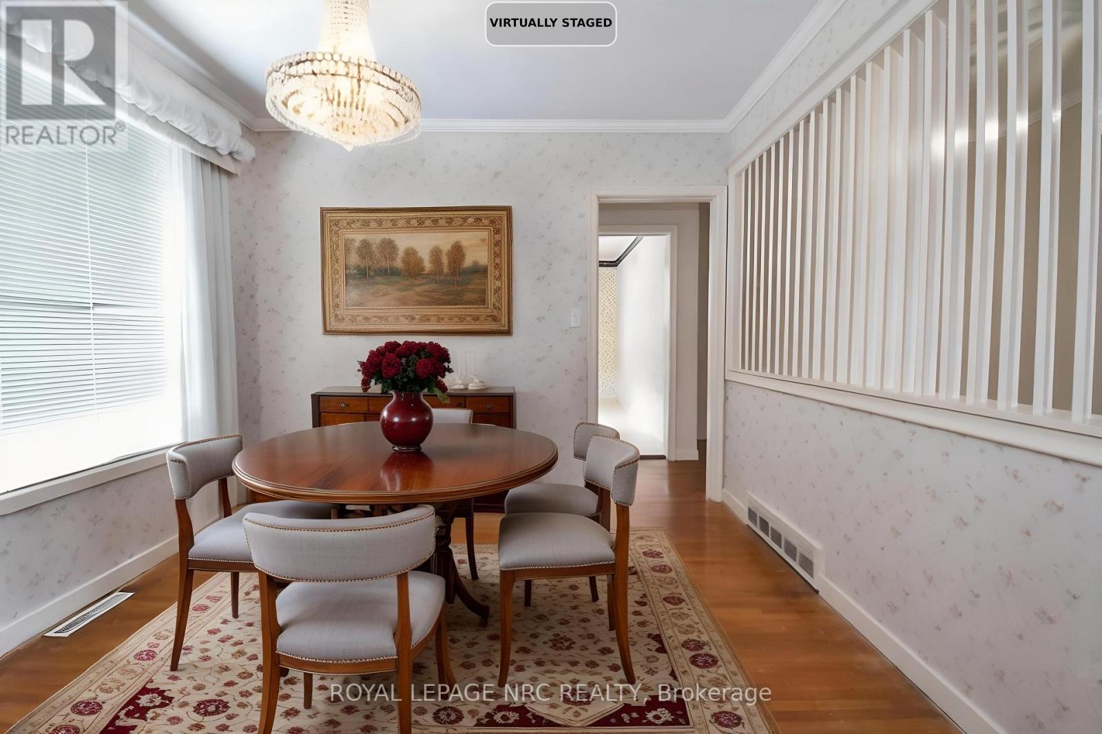 












4 GLENBARR ROAD

,
St. Catharines (Glendale/Glenridge),




Ontario
L2T1Y1

