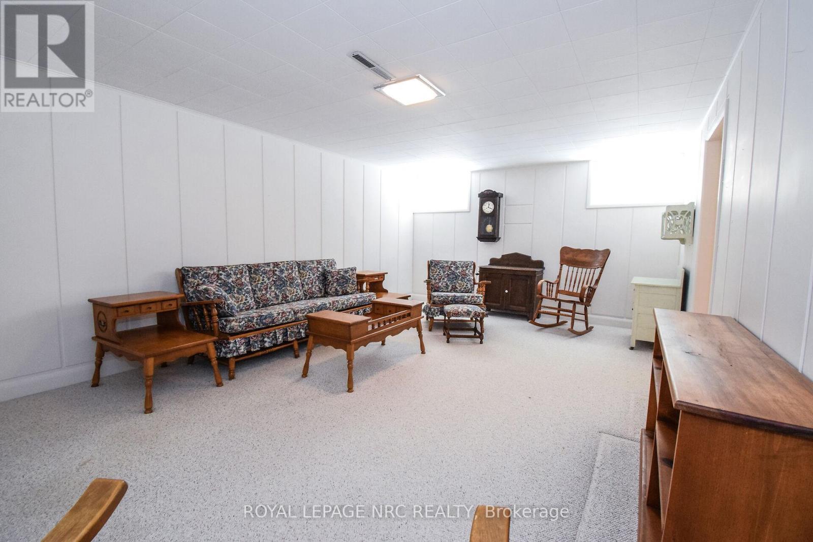 












4 GLENBARR ROAD

,
St. Catharines (Glendale/Glenridge),




Ontario
L2T1Y1

