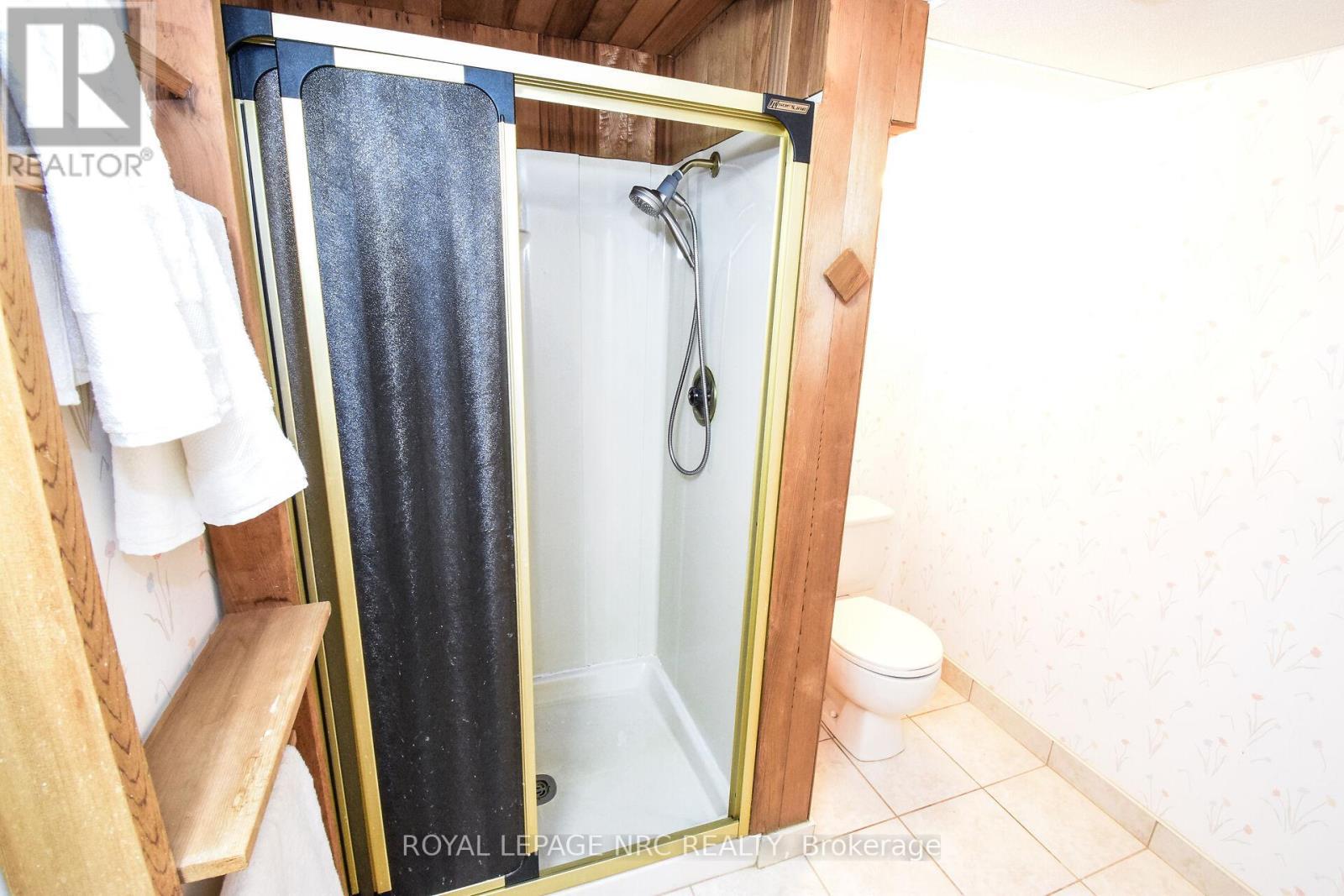 












4 GLENBARR ROAD

,
St. Catharines (Glendale/Glenridge),




Ontario
L2T1Y1

