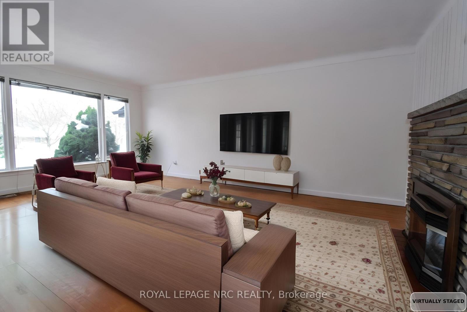 












4 GLENBARR ROAD

,
St. Catharines (Glendale/Glenridge),




Ontario
L2T1Y1

