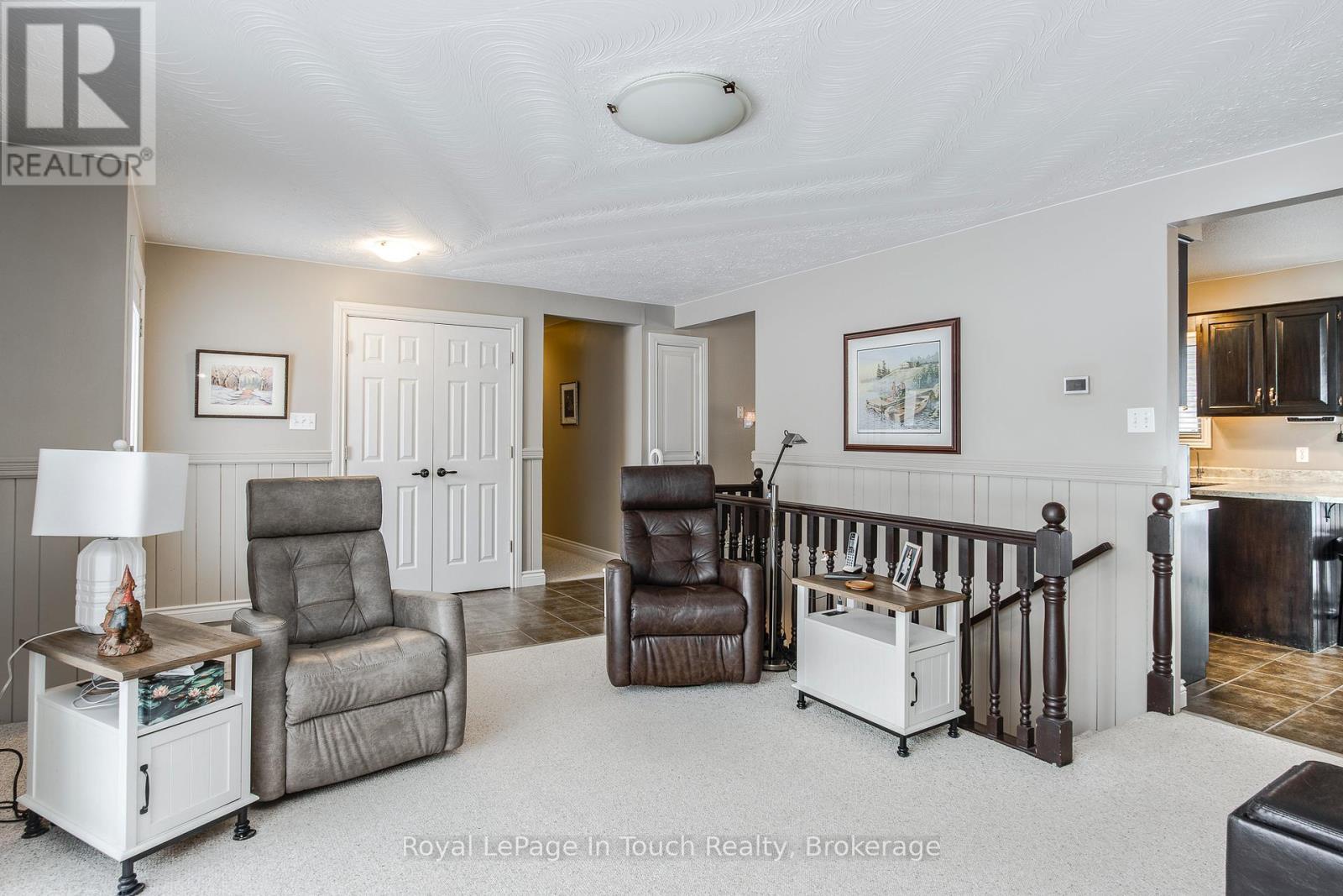 












19 MAPLEGATE ROAD

,
Tiny (Wyevale),




Ontario
L0L2T0


