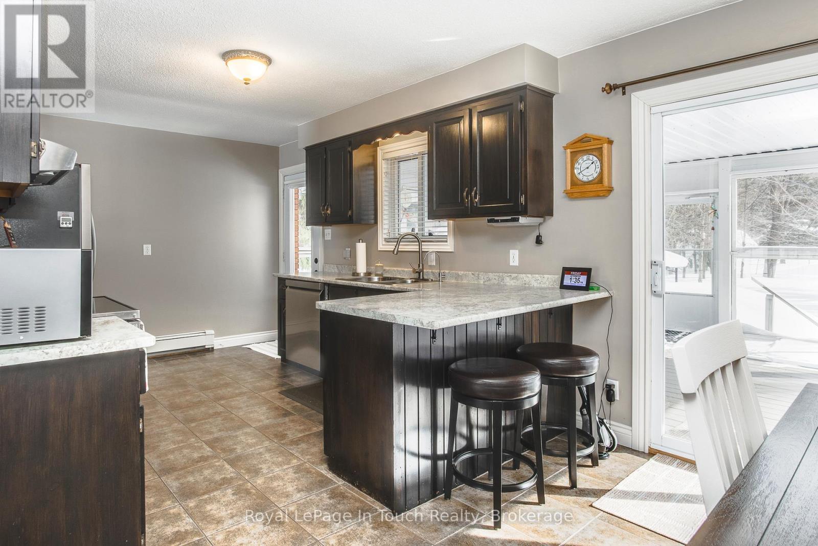 












19 MAPLEGATE ROAD

,
Tiny (Wyevale),




Ontario
L0L2T0

