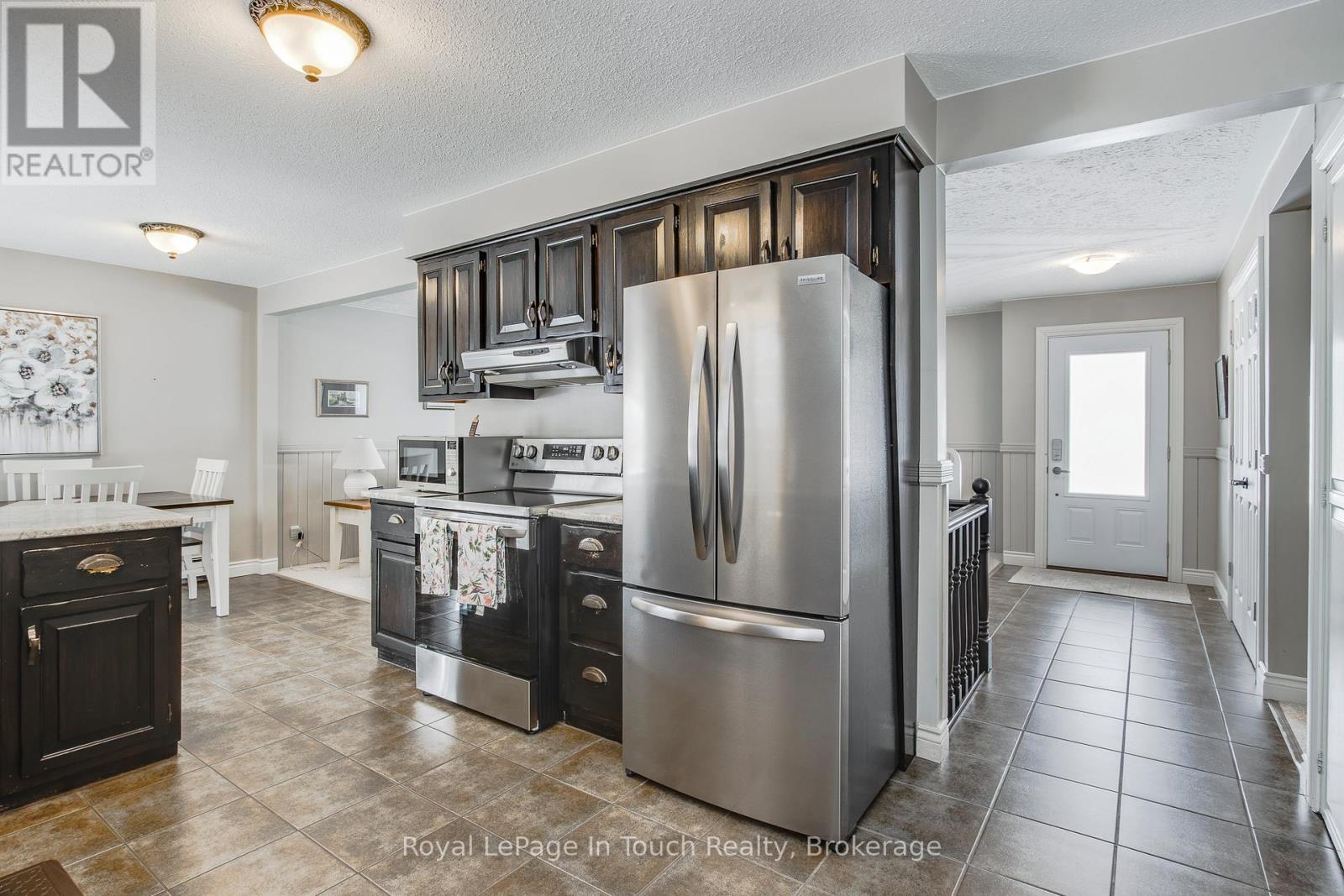 












19 MAPLEGATE ROAD

,
Tiny (Wyevale),




Ontario
L0L2T0


