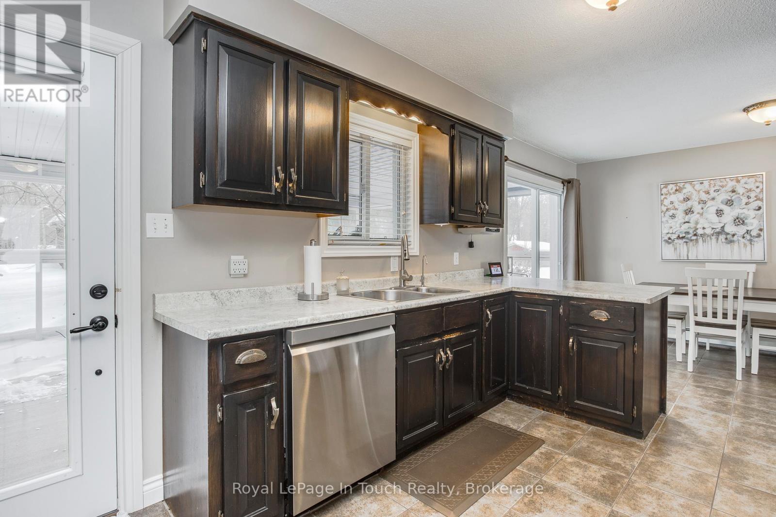 












19 MAPLEGATE ROAD

,
Tiny (Wyevale),




Ontario
L0L2T0

