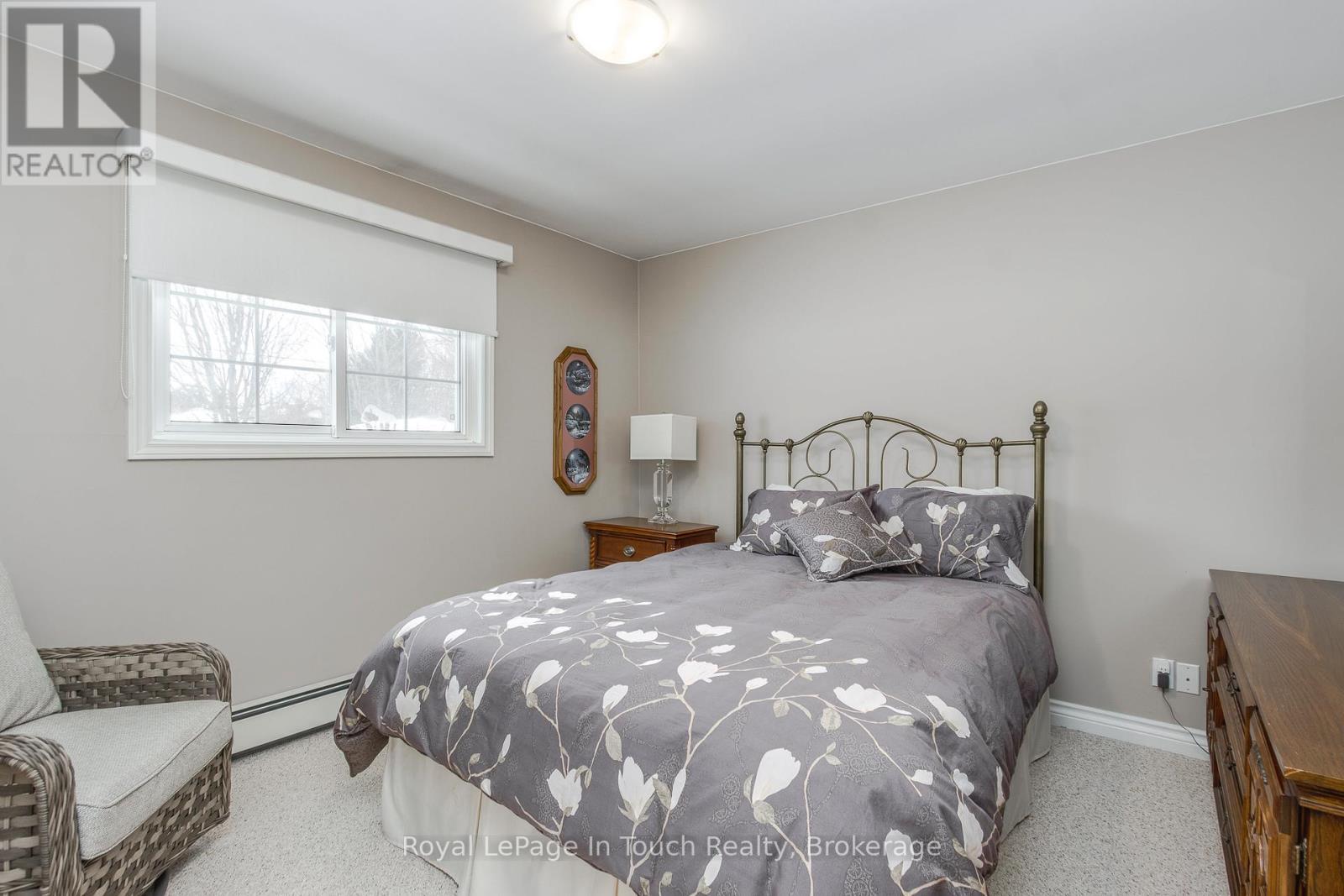 












19 MAPLEGATE ROAD

,
Tiny (Wyevale),




Ontario
L0L2T0

