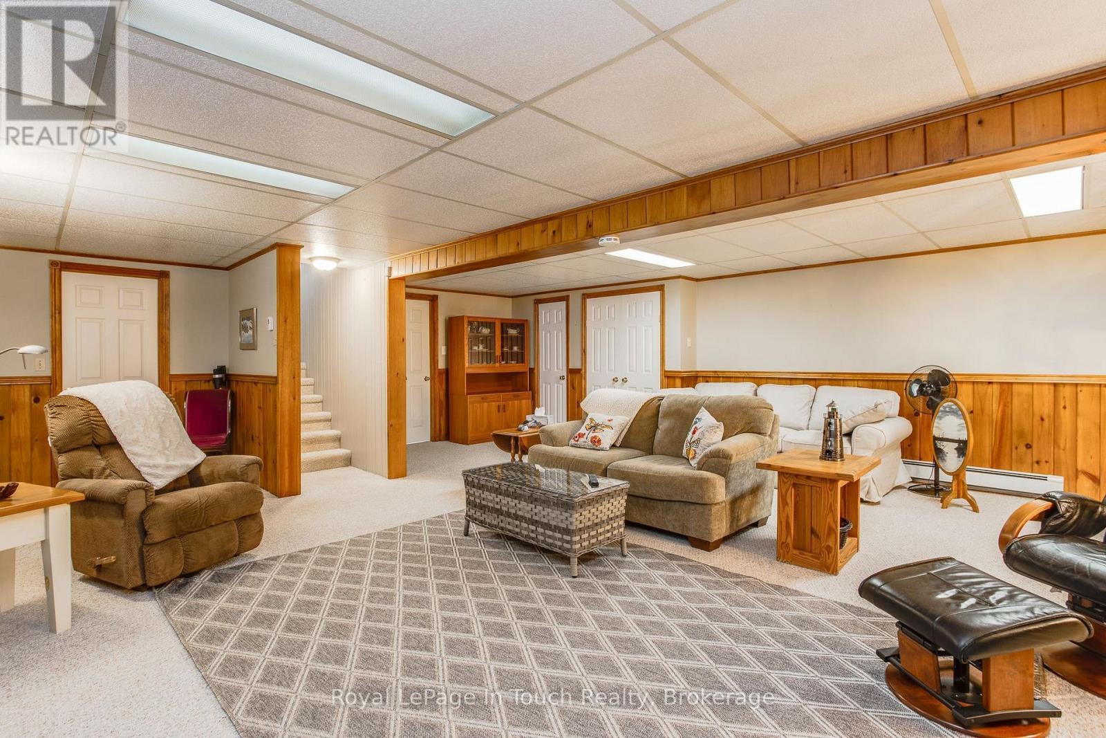 












19 MAPLEGATE ROAD

,
Tiny (Wyevale),




Ontario
L0L2T0

