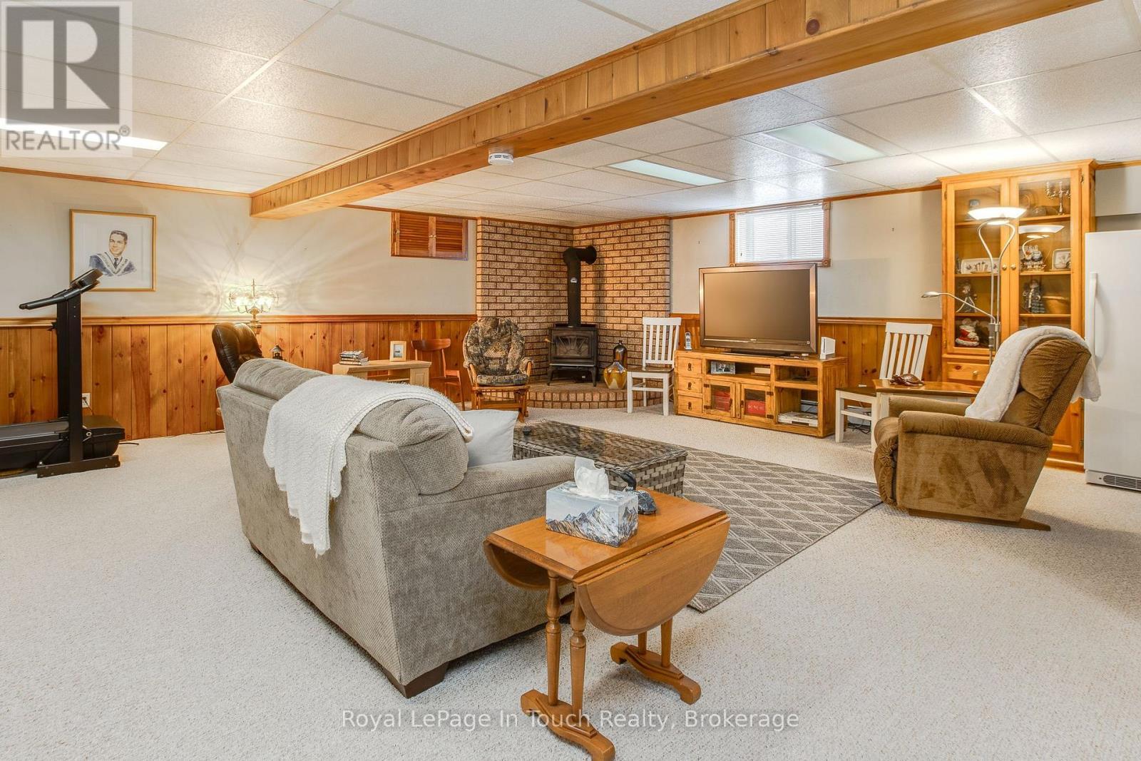 












19 MAPLEGATE ROAD

,
Tiny (Wyevale),




Ontario
L0L2T0

