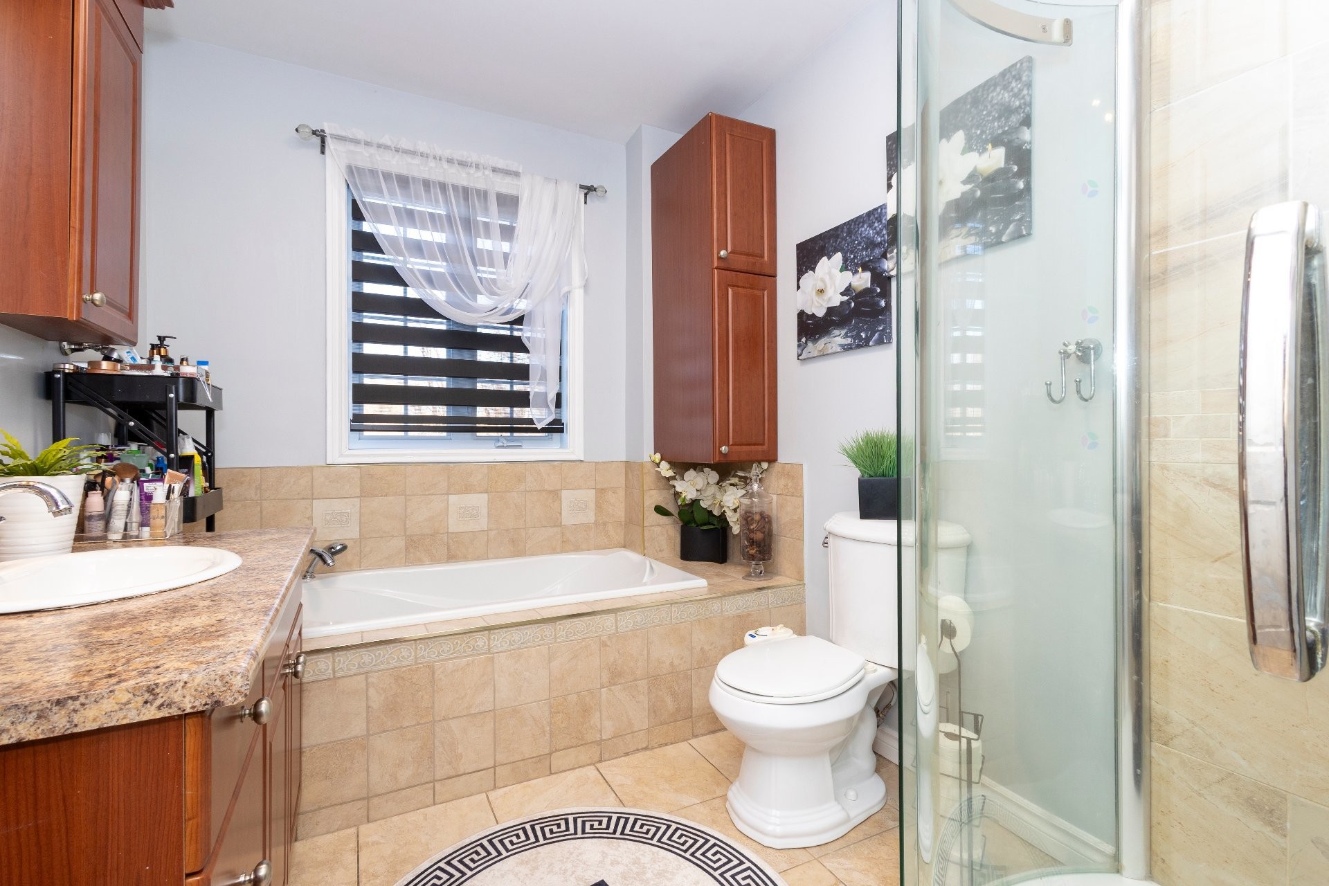 









110

 - 114


Av. Legrand

,
Laval (Laval-des-Rapides),




QC
H7N3T1

