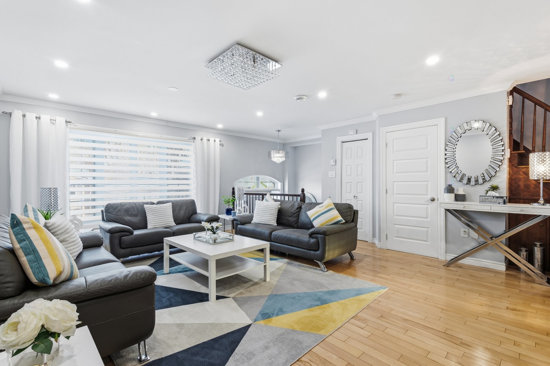 









110

 - 114


Av. Legrand

,
Laval (Laval-des-Rapides),




QC
H7N3T1

