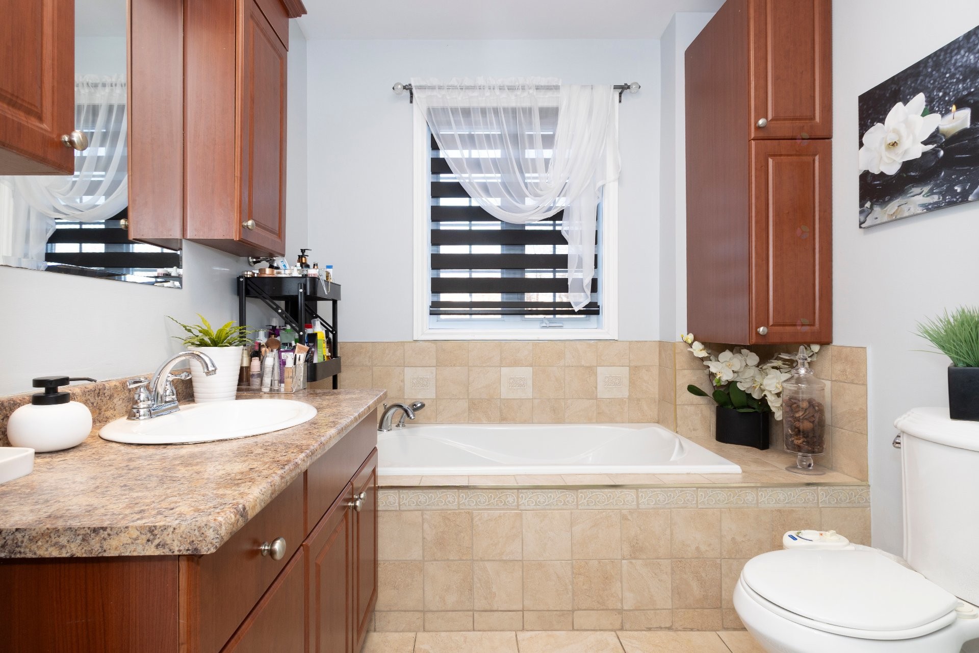 









110

 - 114


Av. Legrand

,
Laval (Laval-des-Rapides),




QC
H7N3T1

