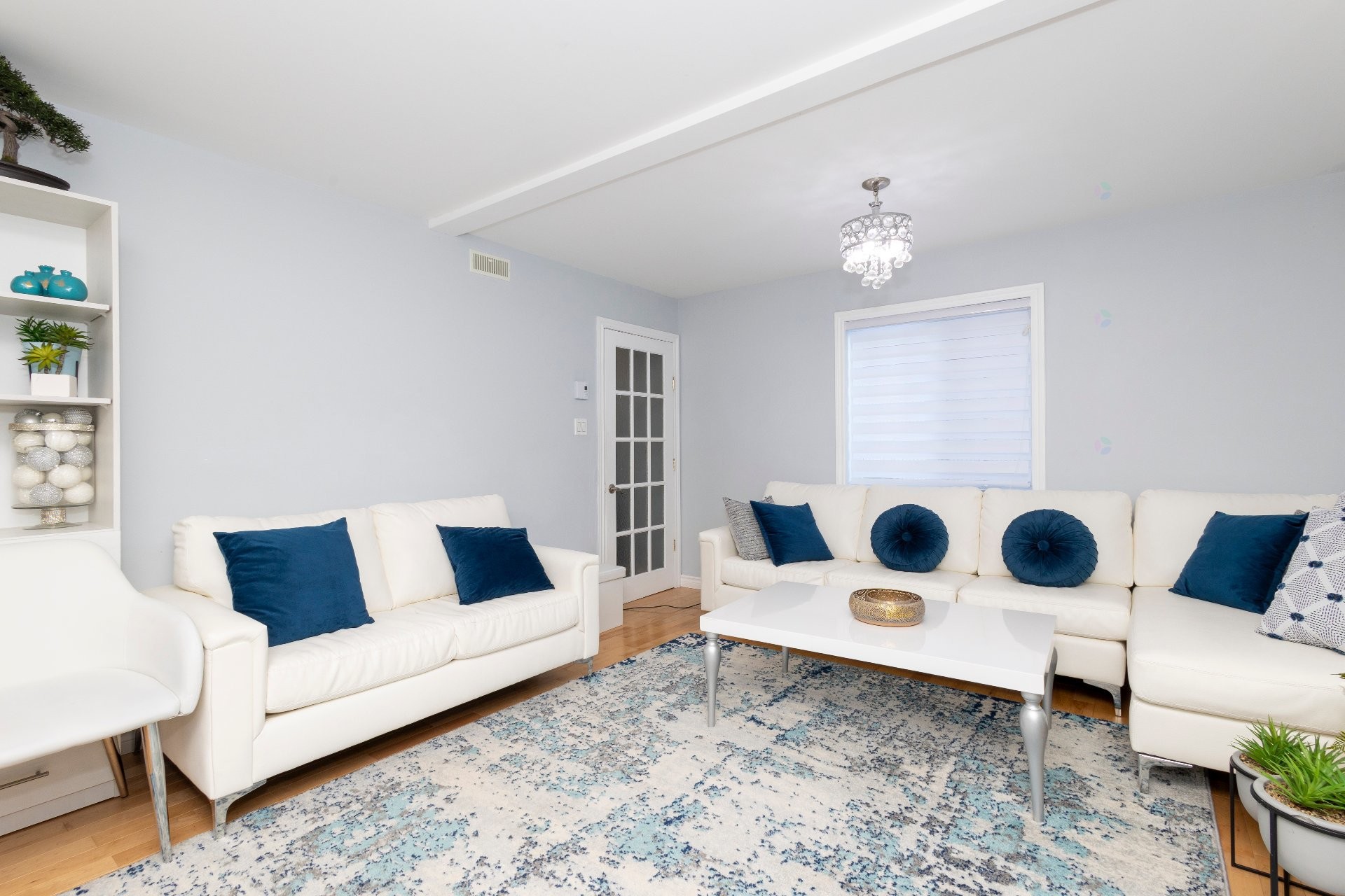 









110

 - 114


Av. Legrand

,
Laval (Laval-des-Rapides),




QC
H7N3T1

