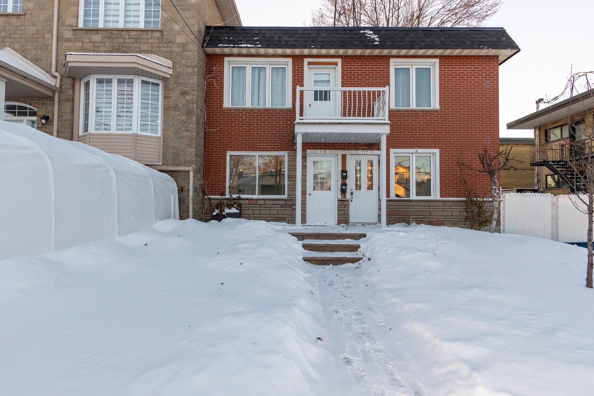 









110

 - 114


Av. Legrand

,
Laval (Laval-des-Rapides),




QC
H7N3T1

