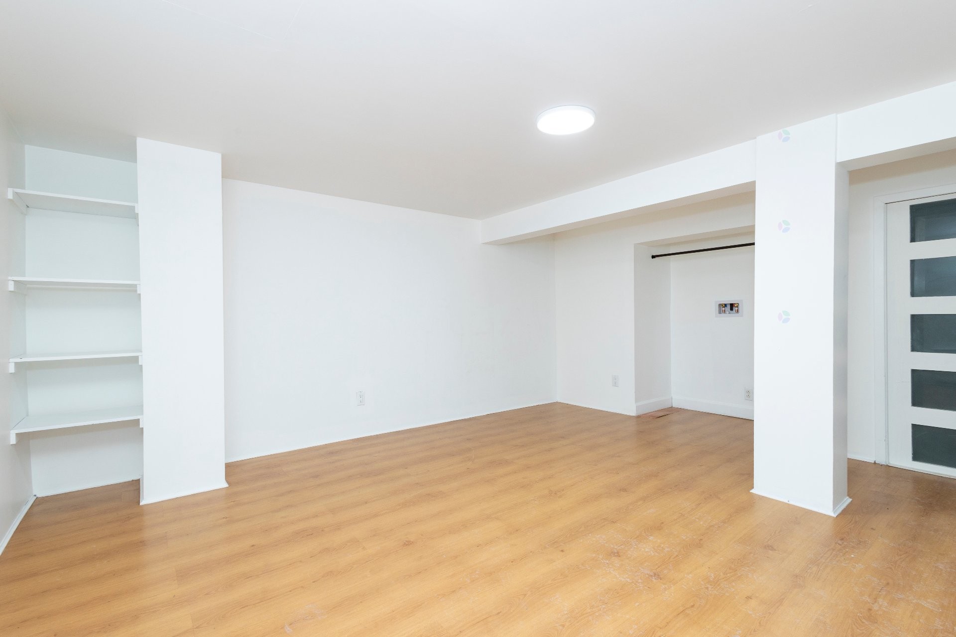 









110

 - 114


Av. Legrand

,
Laval (Laval-des-Rapides),




QC
H7N3T1

