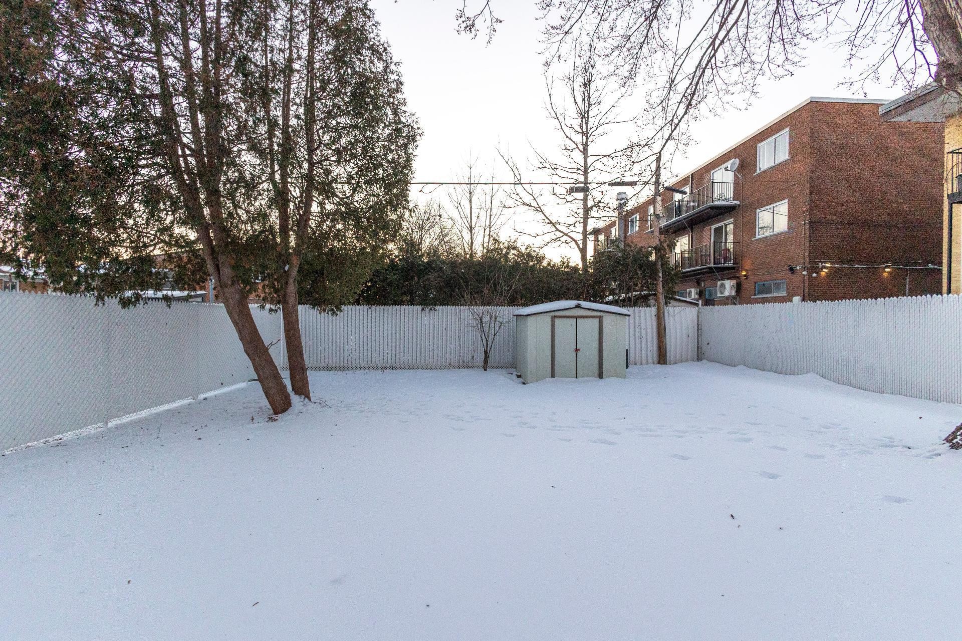 









110

 - 114


Av. Legrand

,
Laval (Laval-des-Rapides),




QC
H7N3T1

