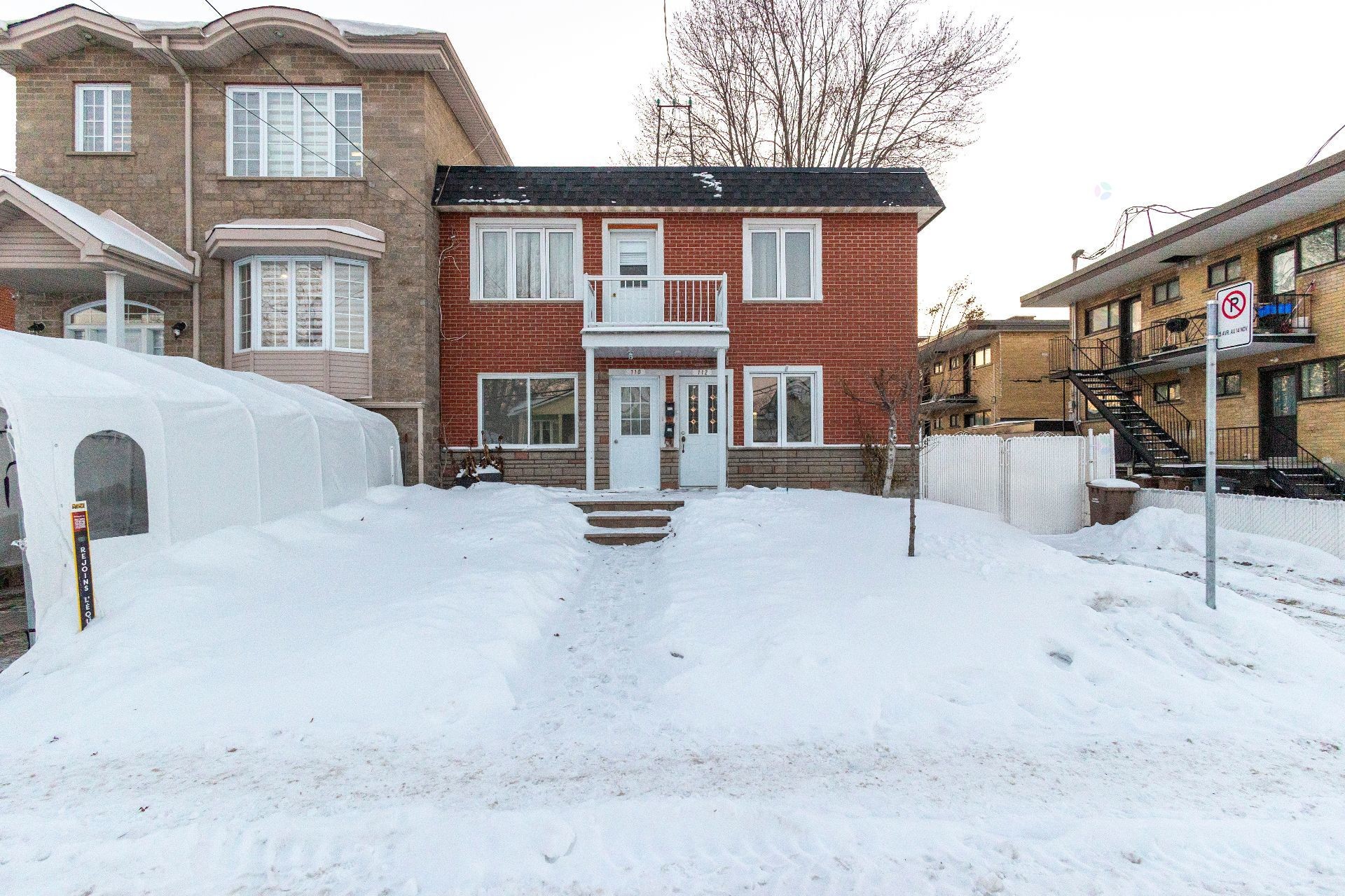 









110

 - 114


Av. Legrand

,
Laval (Laval-des-Rapides),




QC
H7N3T1

