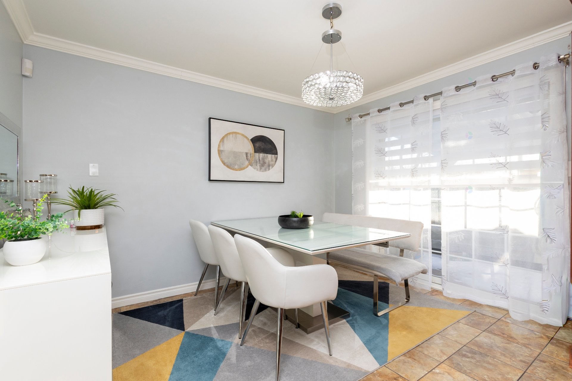 









110

 - 114


Av. Legrand

,
Laval (Laval-des-Rapides),




QC
H7N3T1

