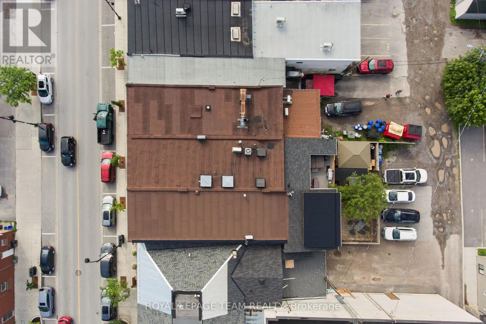 












26 ELGIN STREET W

,
Arnprior,




Ontario
K7S1N3

