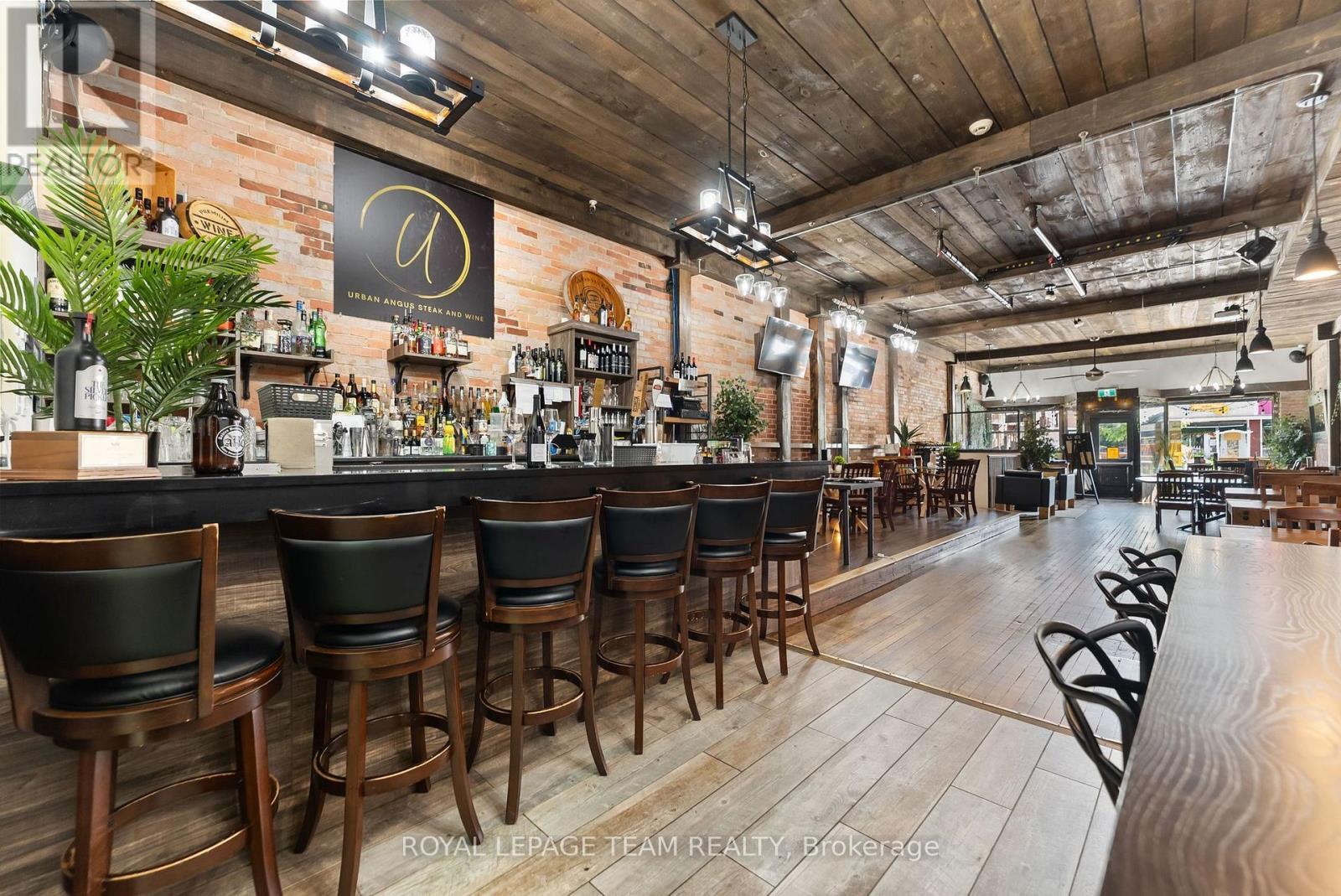 












26 ELGIN STREET W

,
Arnprior,




Ontario
K7S1N3

