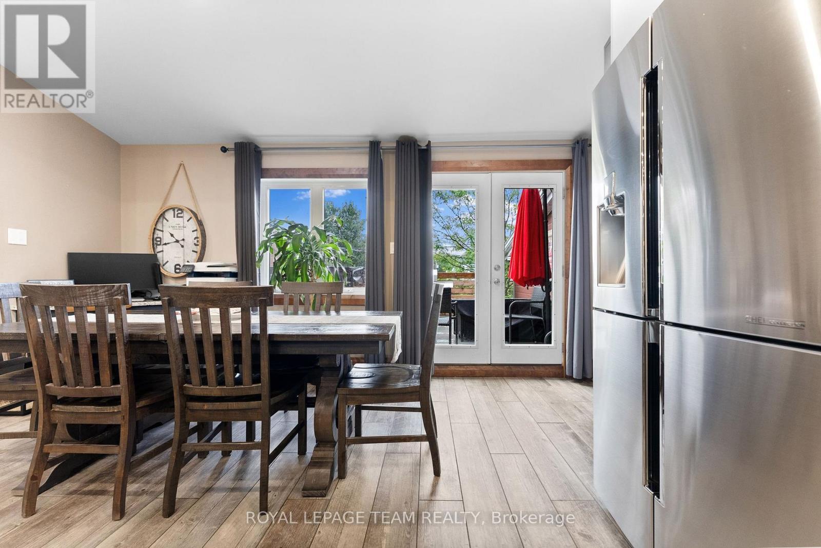 












26 ELGIN STREET W

,
Arnprior,




Ontario
K7S1N3

