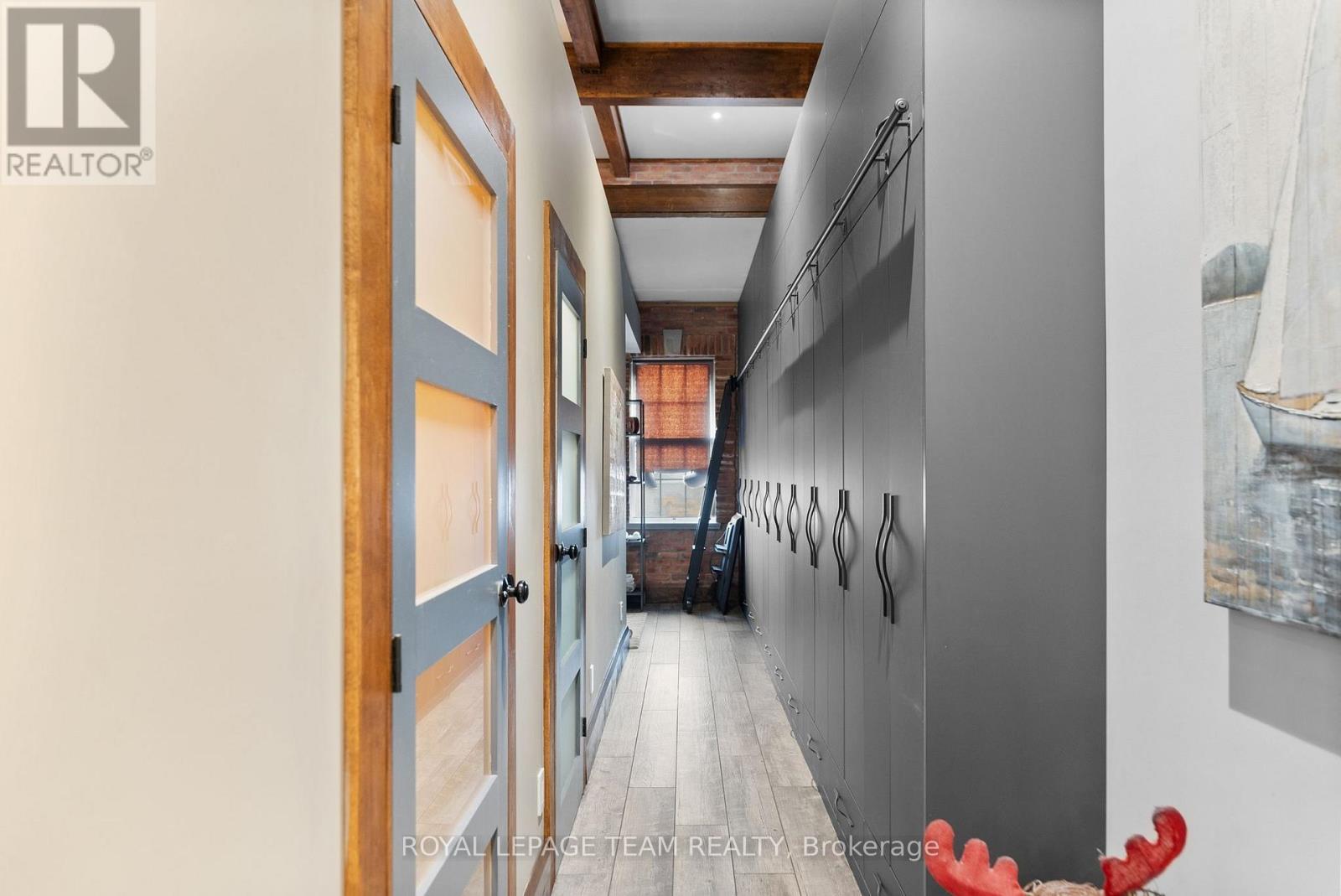 












26 ELGIN STREET W

,
Arnprior,




Ontario
K7S1N3

