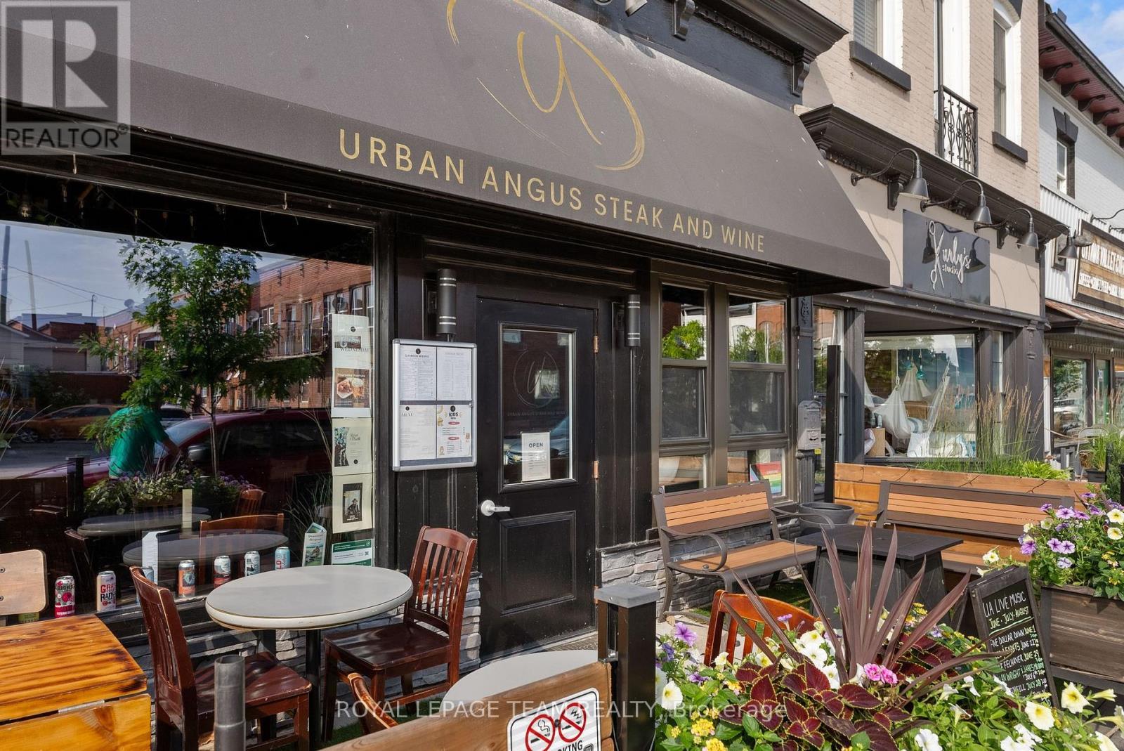 












26 ELGIN STREET W

,
Arnprior,




Ontario
K7S1N3

