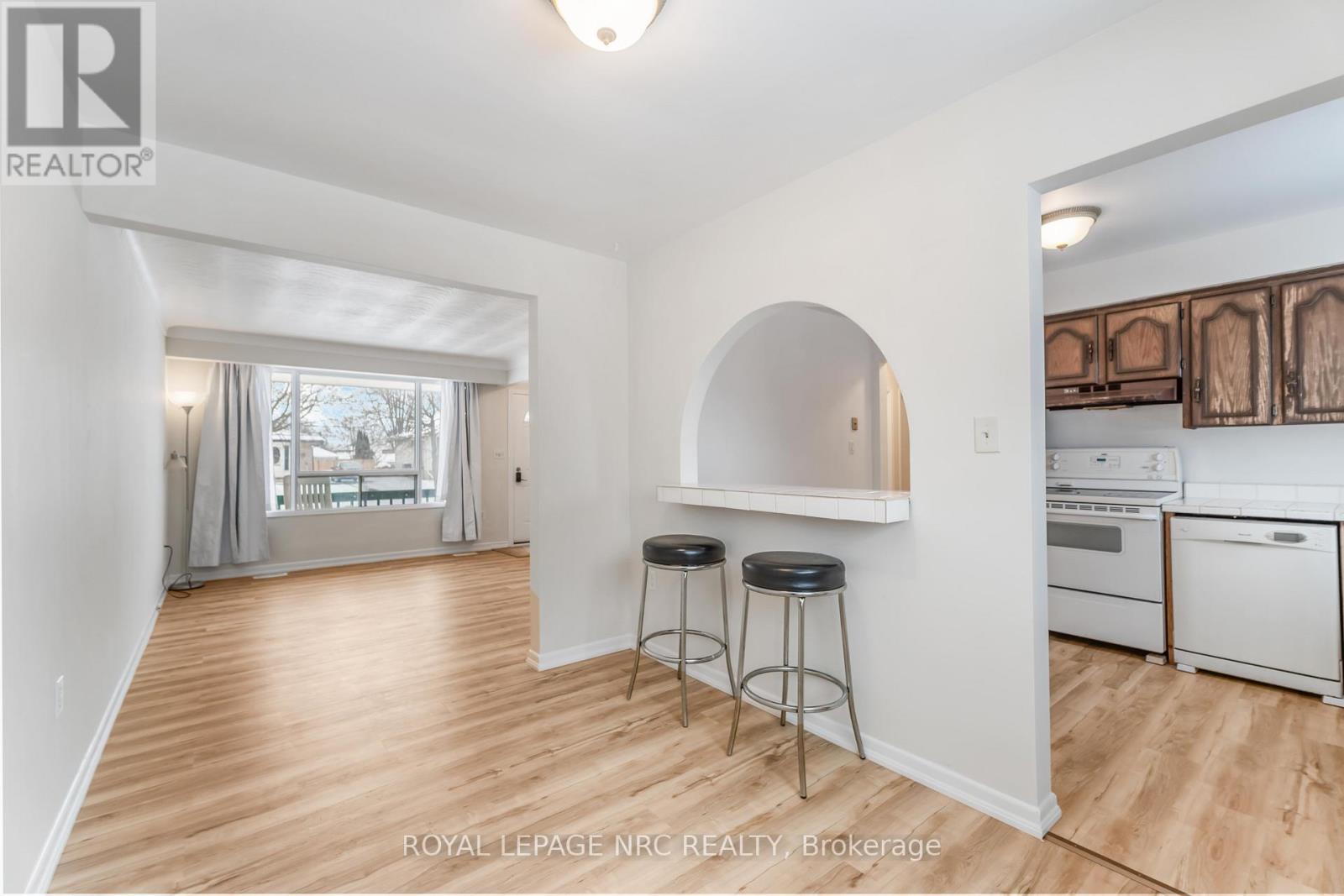 












8025 THORTON STREET

,
Niagara Falls (Ascot),




Ontario
L2H2C2

