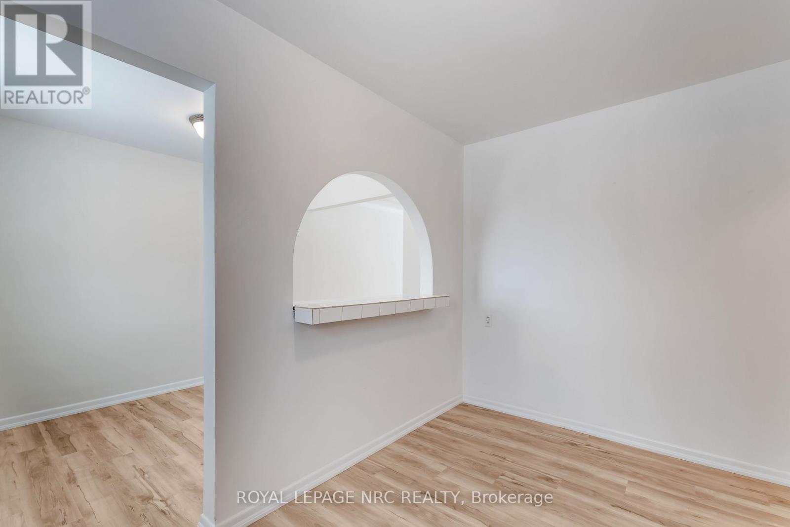 












8025 THORTON STREET

,
Niagara Falls (Ascot),




Ontario
L2H2C2

