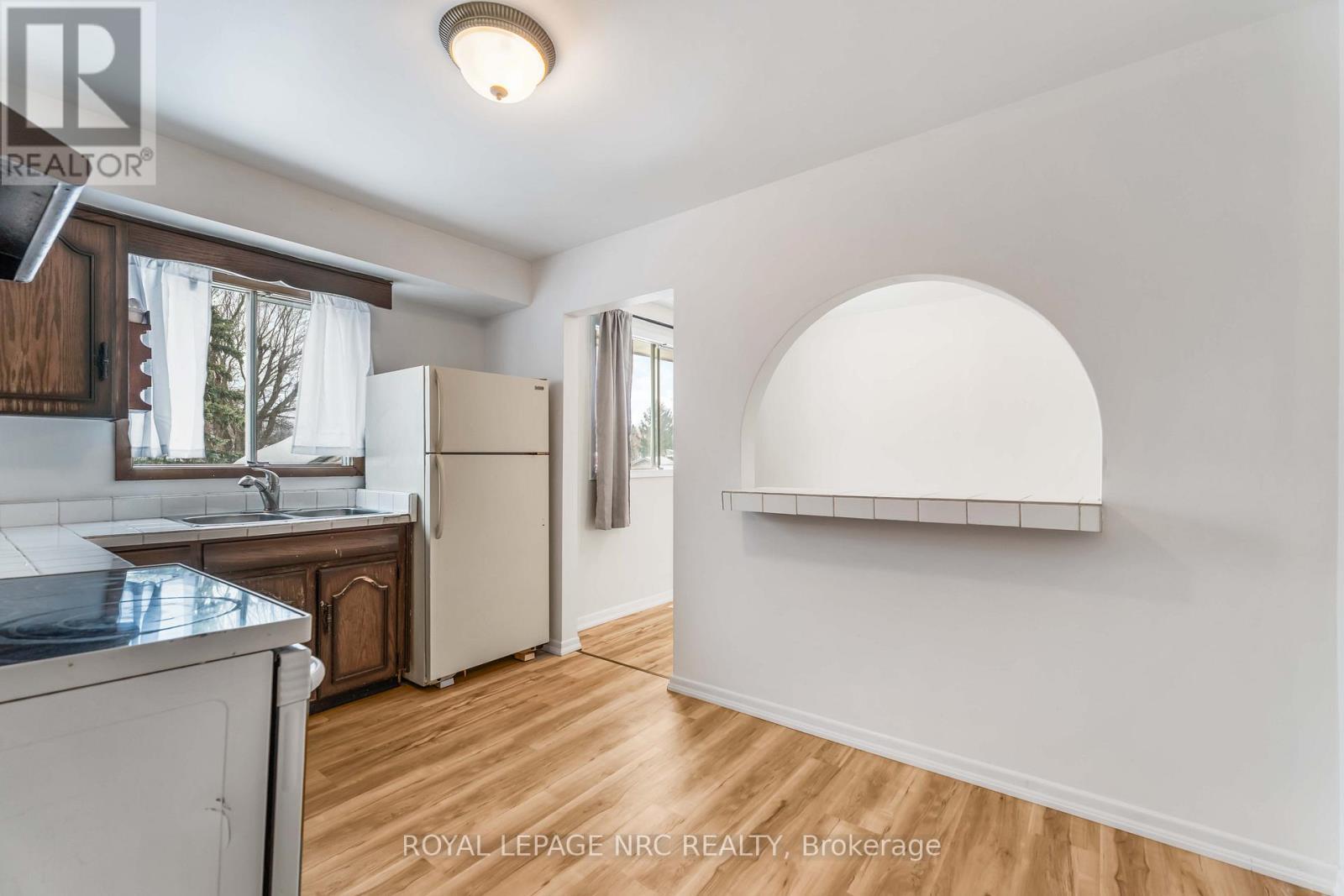 












8025 THORTON STREET

,
Niagara Falls (Ascot),




Ontario
L2H2C2

