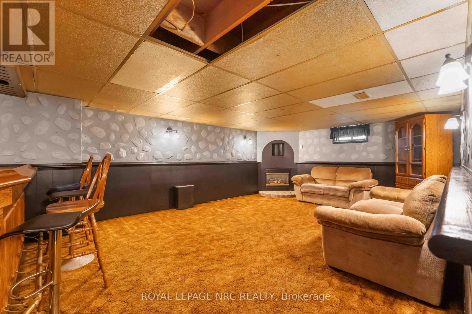 












8025 THORTON STREET

,
Niagara Falls (Ascot),




Ontario
L2H2C2

