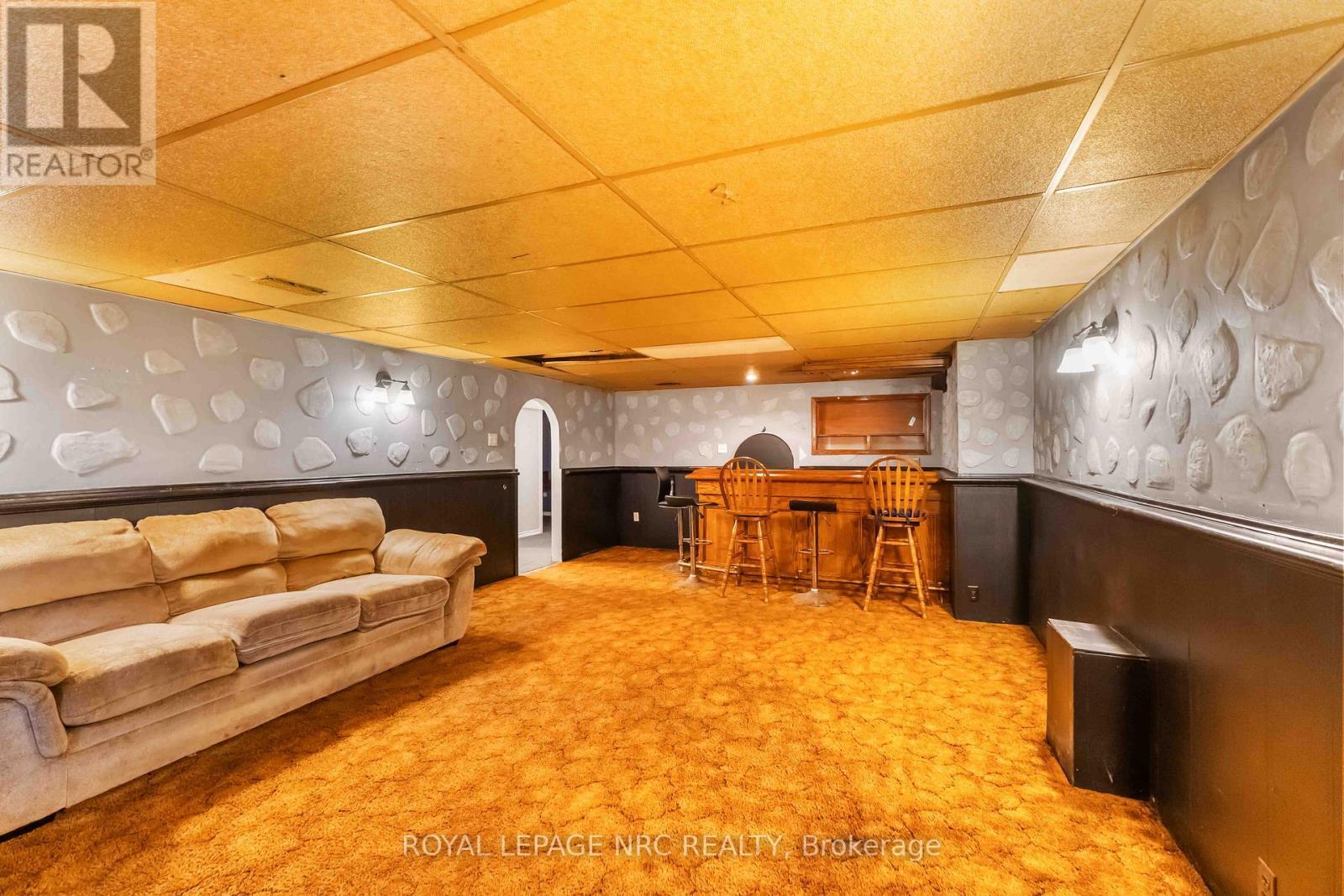 












8025 THORTON STREET

,
Niagara Falls (Ascot),




Ontario
L2H2C2

