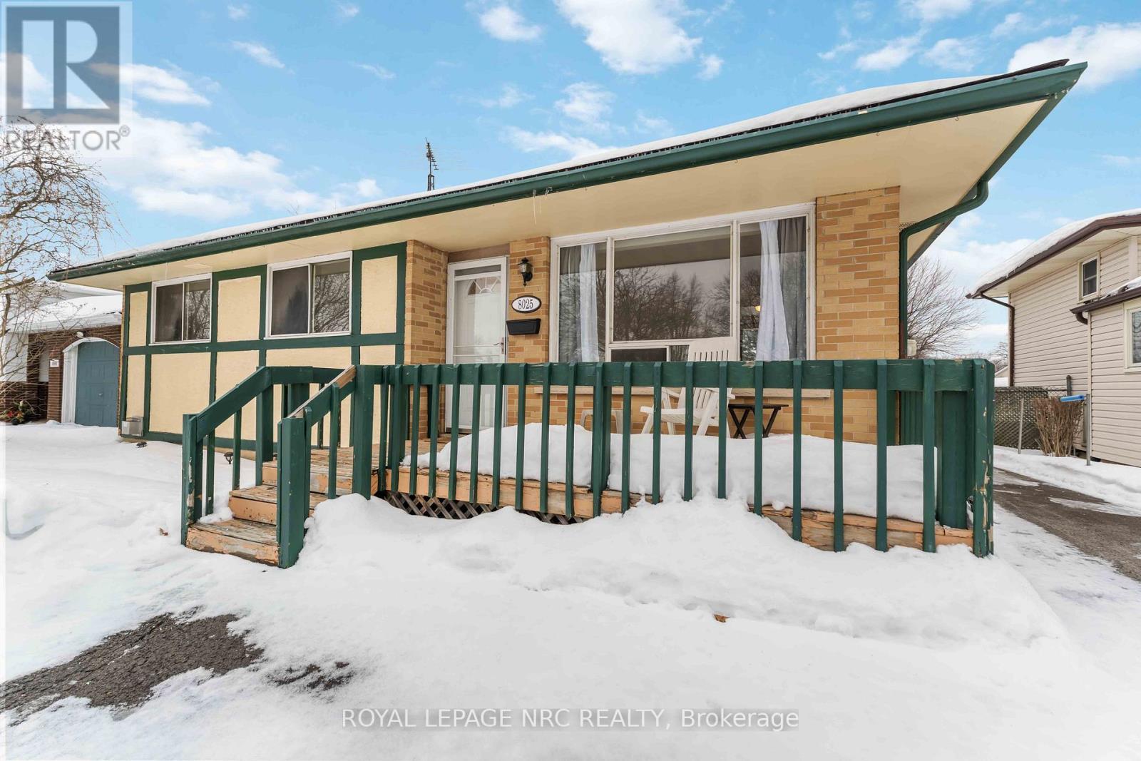 












8025 THORTON STREET

,
Niagara Falls (Ascot),




Ontario
L2H2C2

