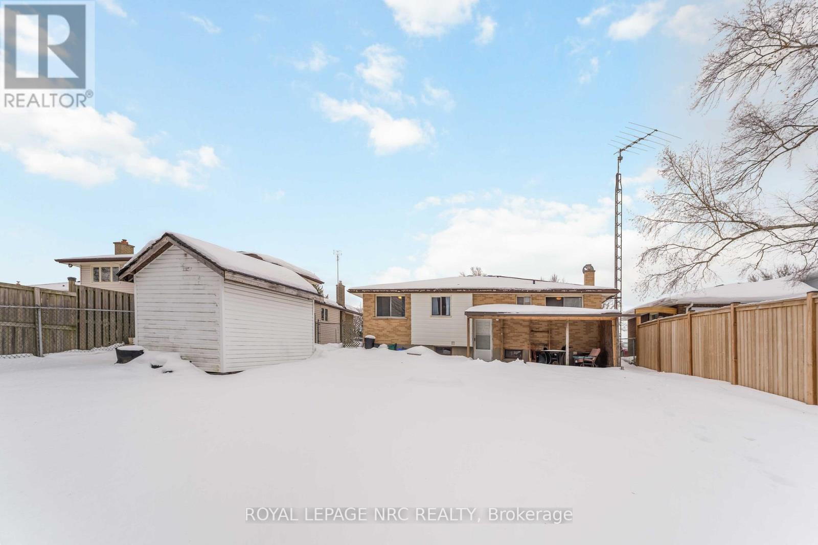 












8025 THORTON STREET

,
Niagara Falls (Ascot),




Ontario
L2H2C2

