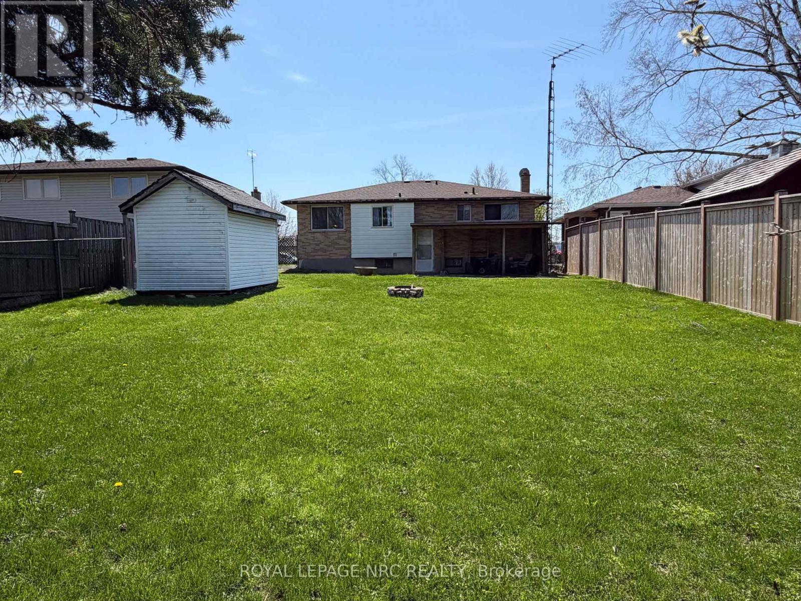 












8025 THORTON STREET

,
Niagara Falls (Ascot),




Ontario
L2H2C2

