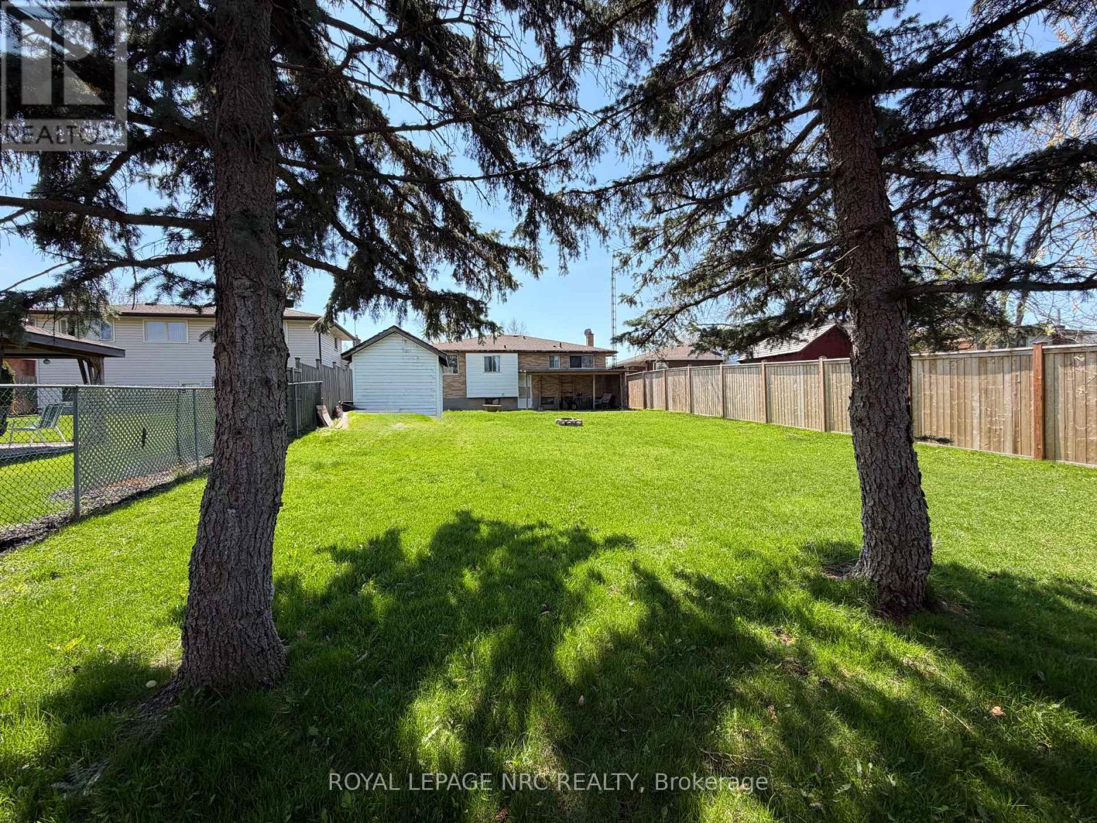 












8025 THORTON STREET

,
Niagara Falls (Ascot),




Ontario
L2H2C2

