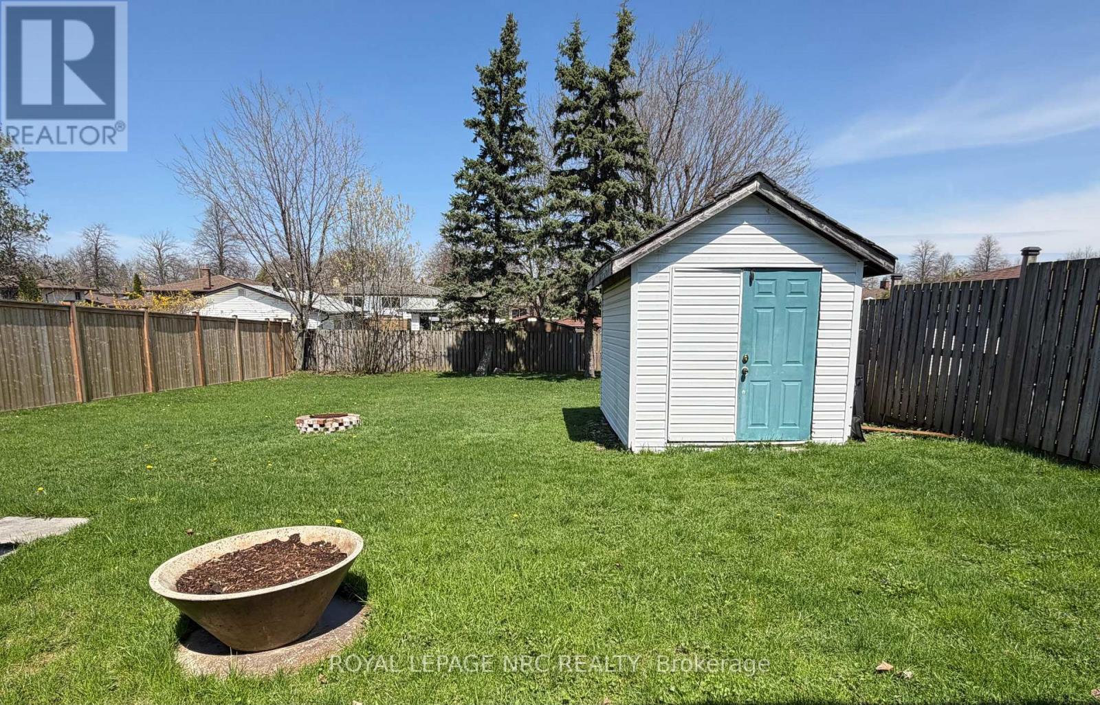 












8025 THORTON STREET

,
Niagara Falls (Ascot),




Ontario
L2H2C2

